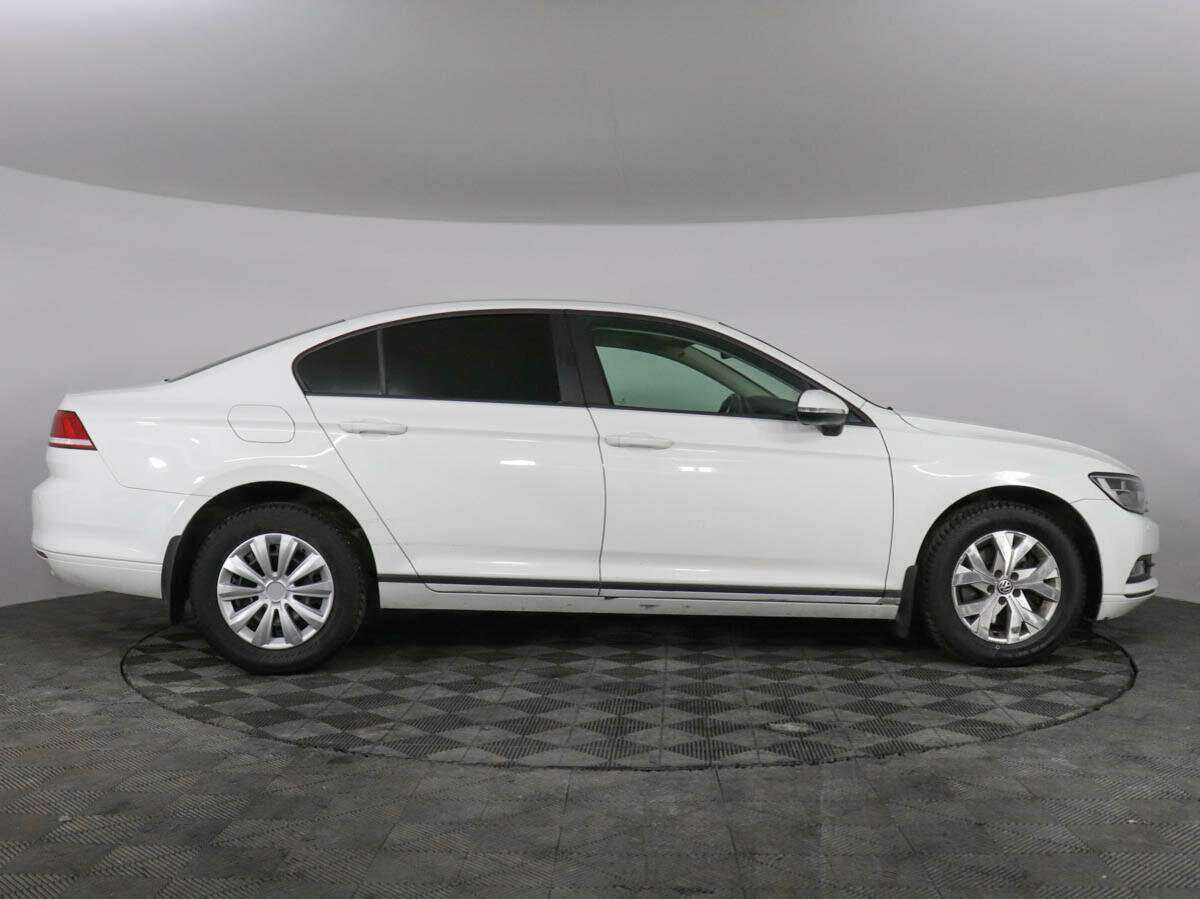 Б/У Фольксваген Пассат 2016 года. Фото: #3