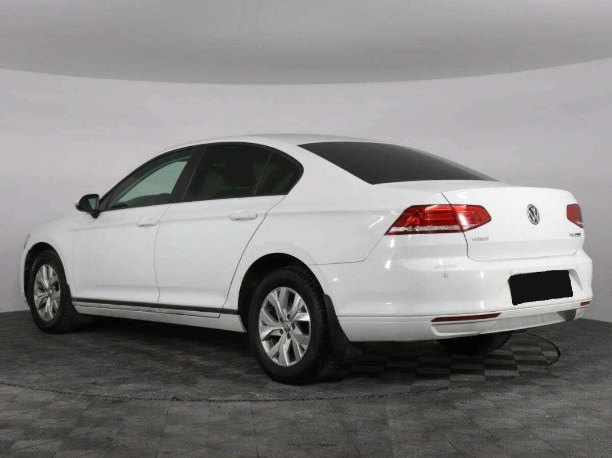 Б/У Фольксваген Пассат 2016 года. Фото: #6