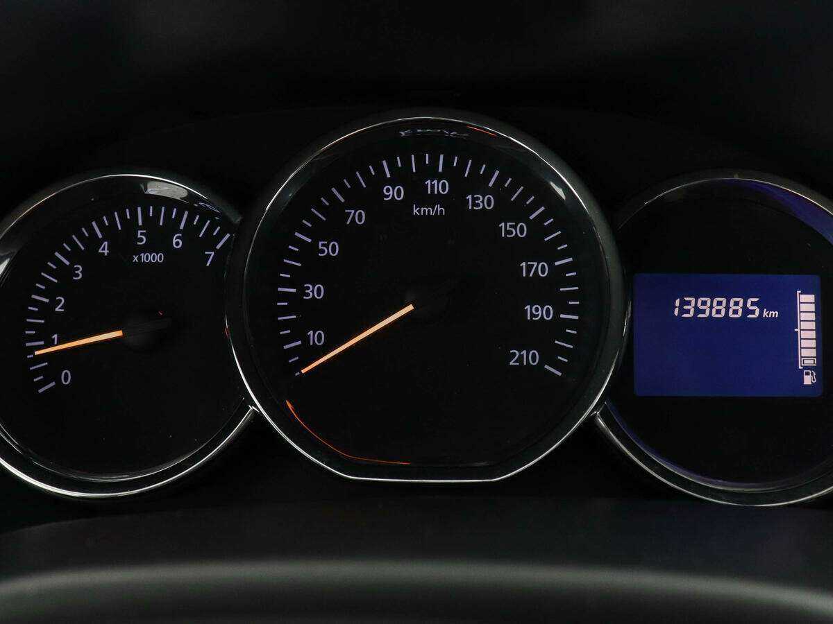 Б/У Рено Логан 2014 года. Фото: #6