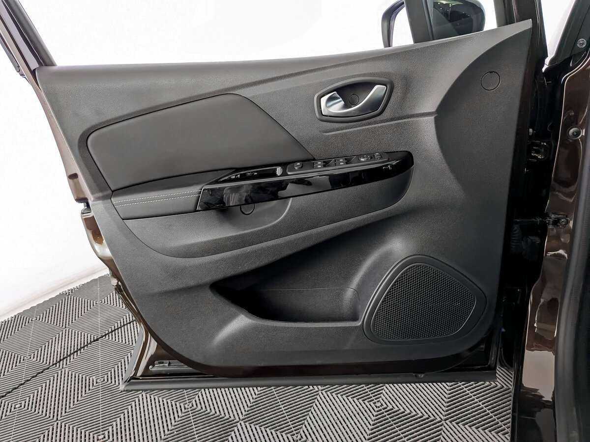 Б/У Рено Каптюр 2020 года. Фото: #13