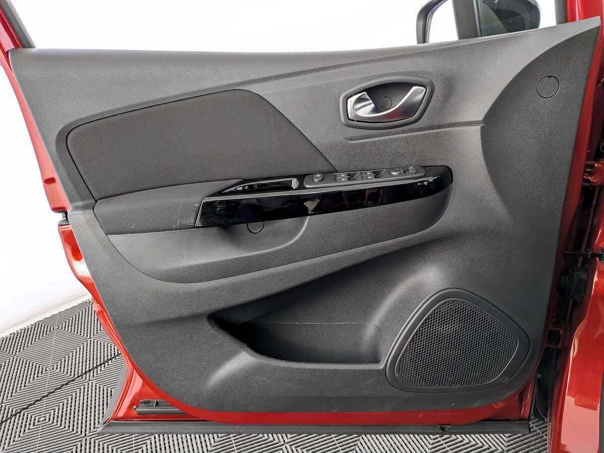 Б/У Рено Каптюр 2022 года. Фото: #13