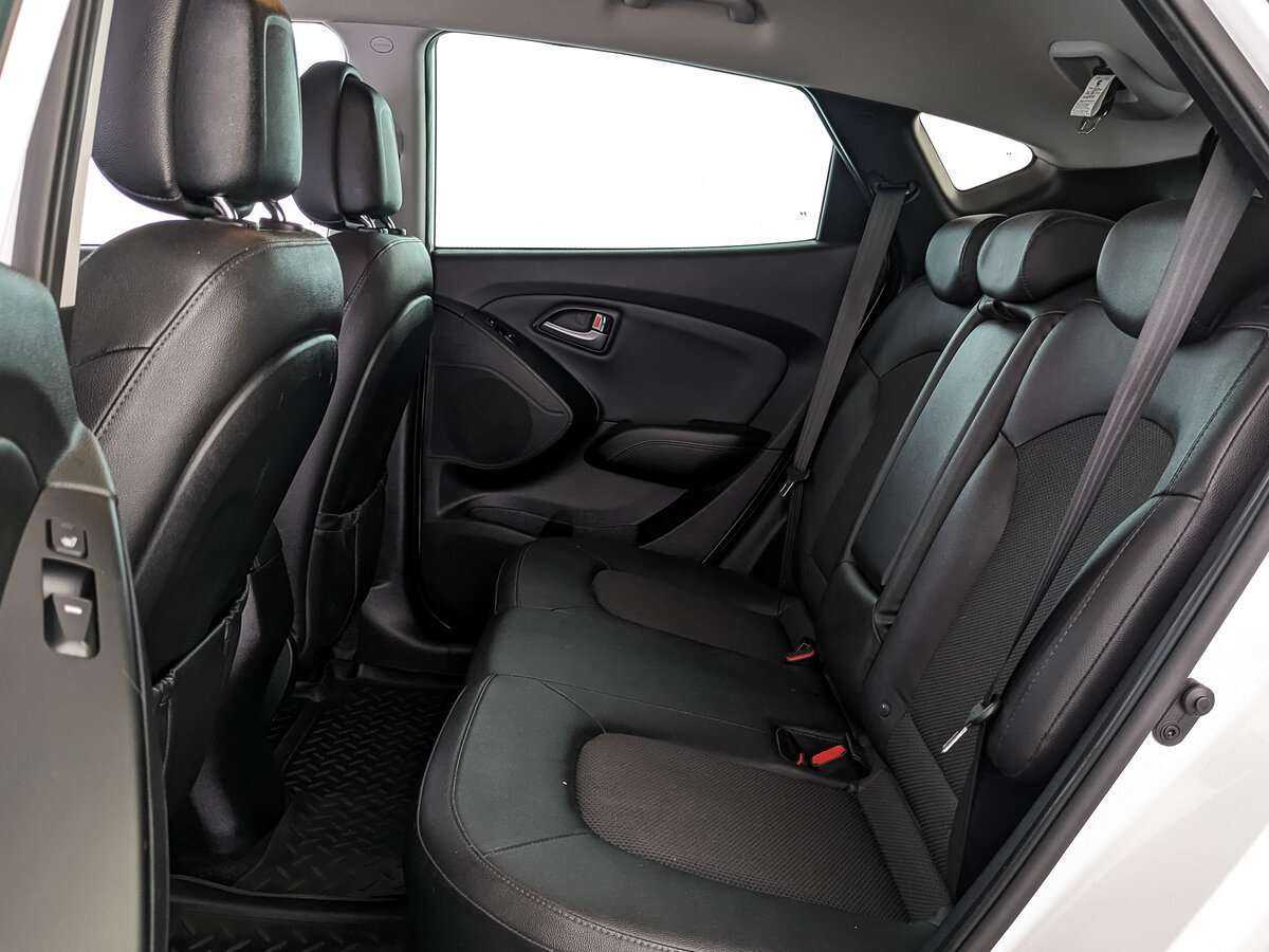 Б/У Хендай ай-икс35 2015 года. Фото: #17