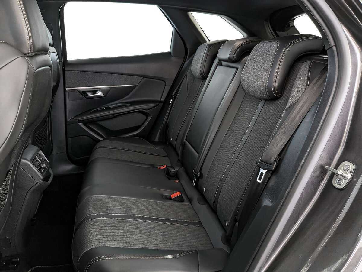 Б/У Пежо 3008 2018 года. Фото: #12