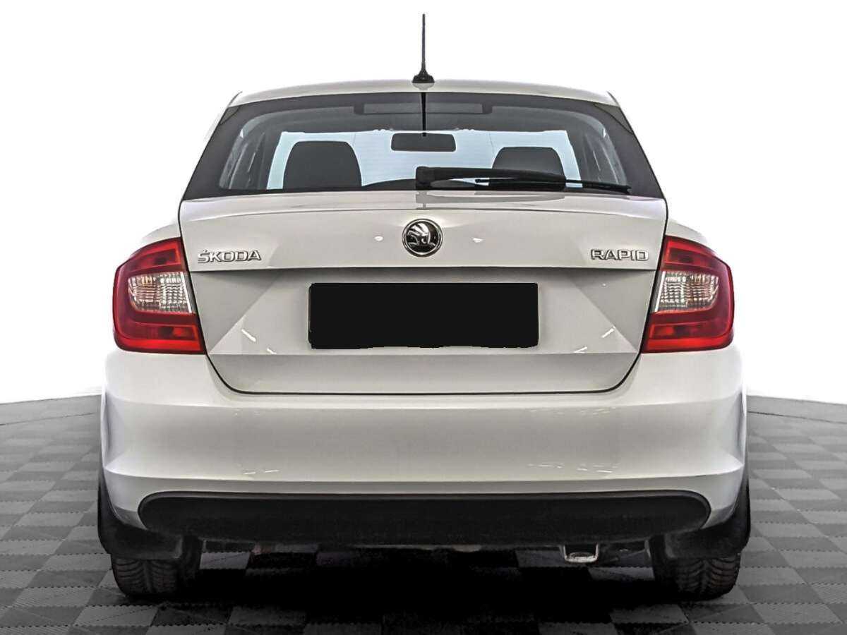 Б/У Шкода Рапид 2017 года. Фото: #4