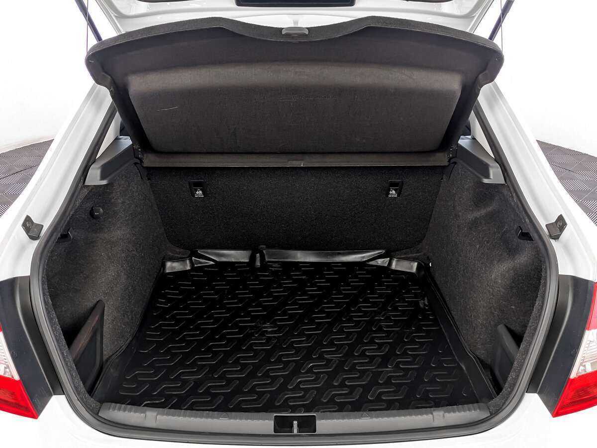 Б/У Шкода Рапид 2017 года. Фото: #8