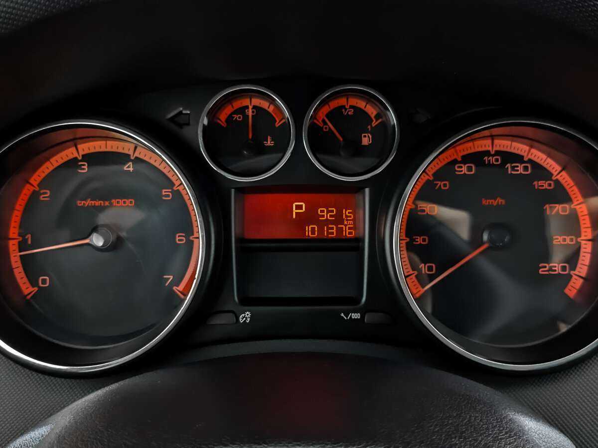 Б/У Пежо 408 2013 года. Фото: #15