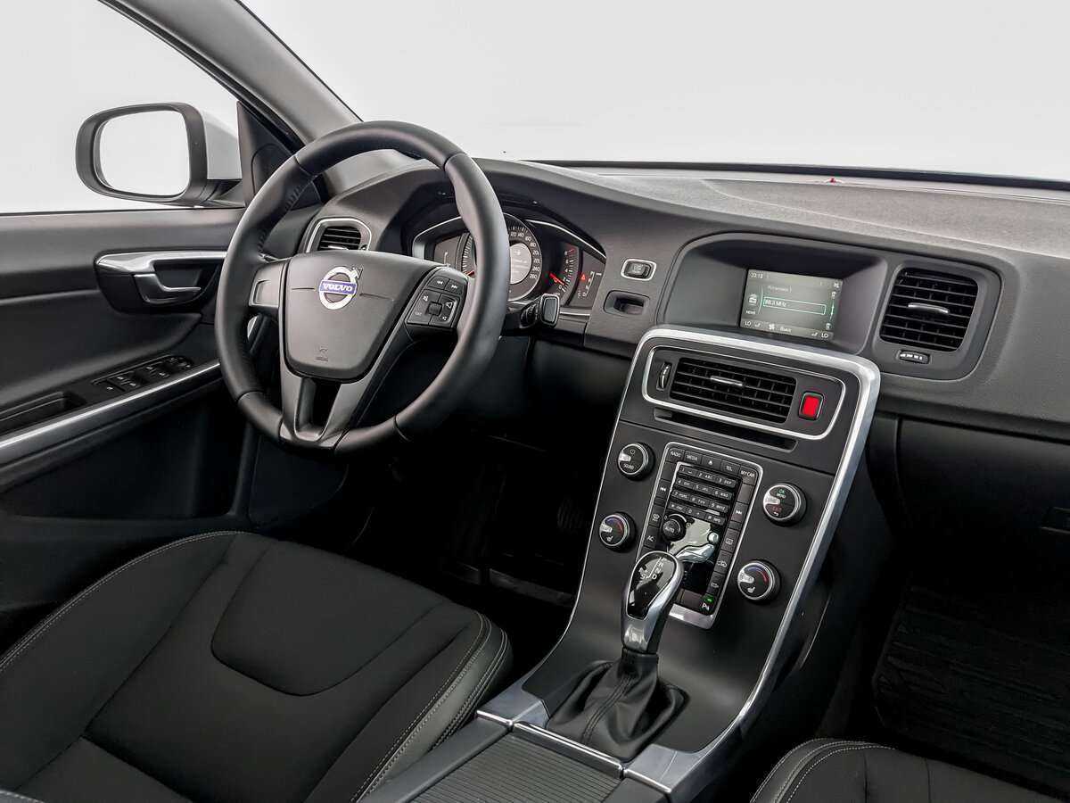 Б/У Вольво С60 2015 года. Фото: #23