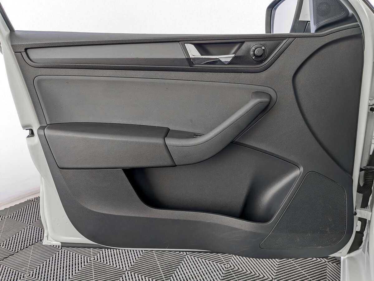 Б/У Шкода Рапид 2018 года. Фото: #18