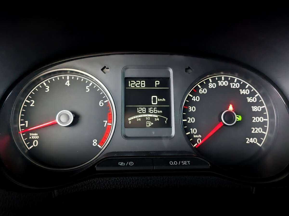 Б/У Фольксваген Поло 2017 года. Фото: #10