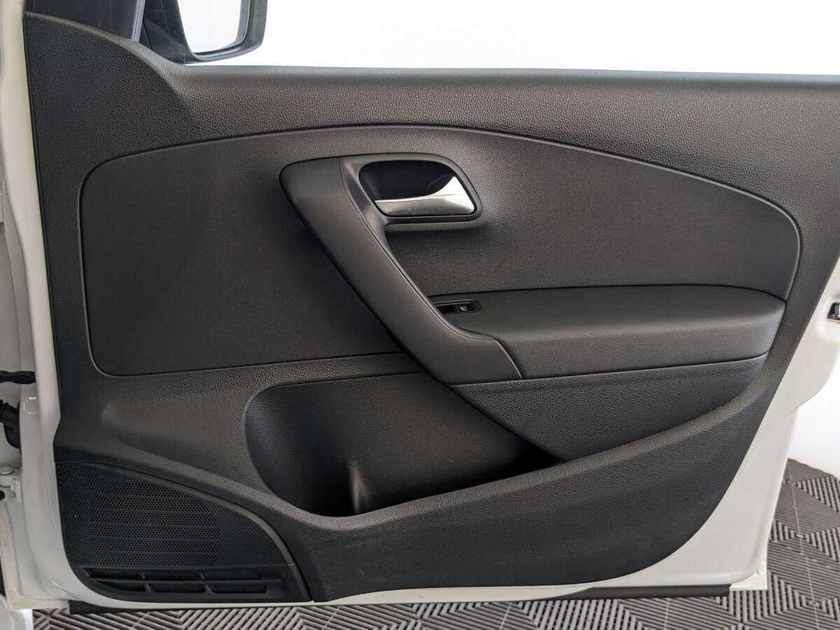 Б/У Фольксваген Поло 2018 года. Фото: #22