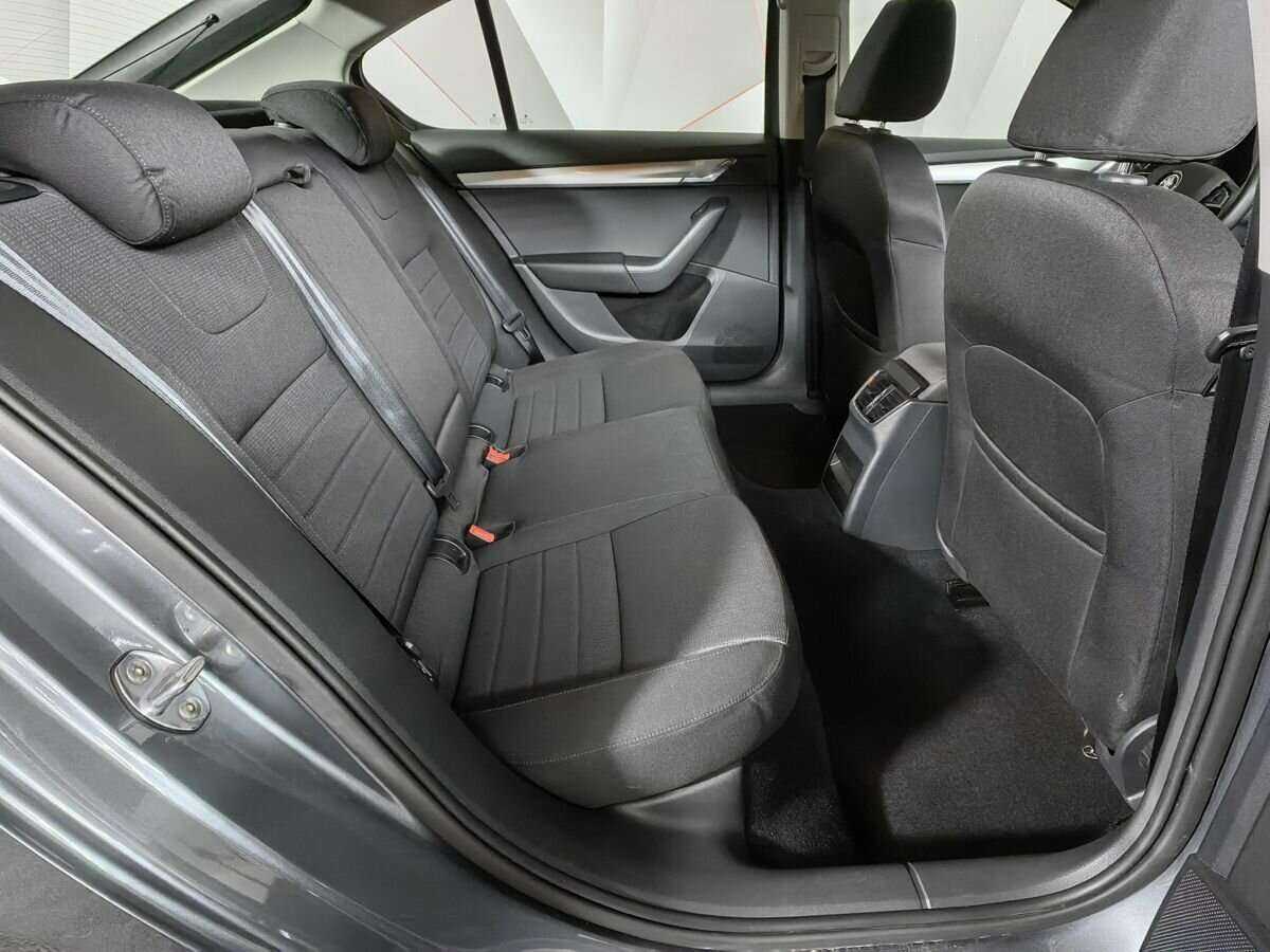 Б/У Шкода Октавия 2017 года. Фото: #11