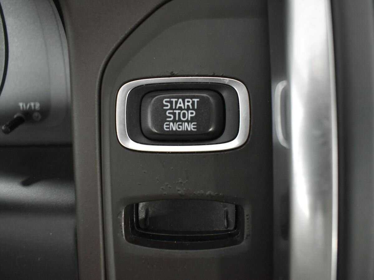 Б/У Вольво ИксЦ60 2013 года. Фото: #10