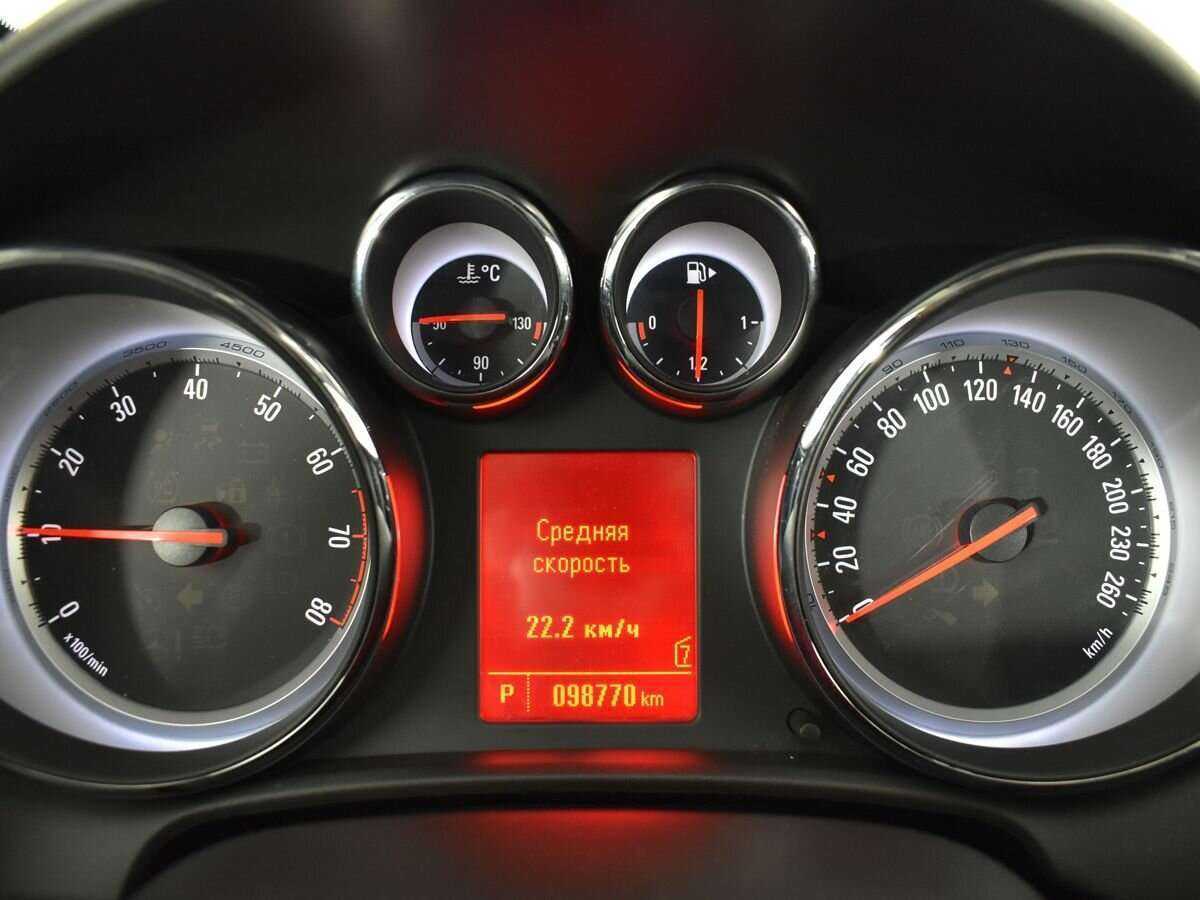 Б/У Опель Астра 2013 года. Фото: #10