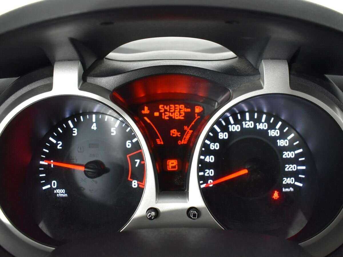 Б/У Ниссан Жук 2015 года. Фото: #10