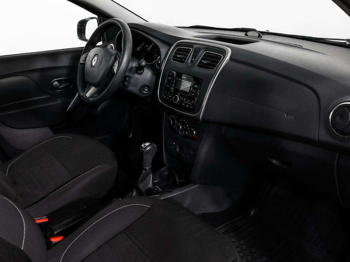 Б/У Рено Сандеро 2018 года. Фото: #8