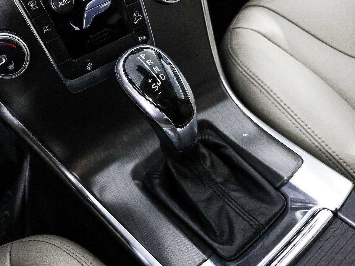 Б/У Вольво ИксЦ60 2014 года. Фото: #10