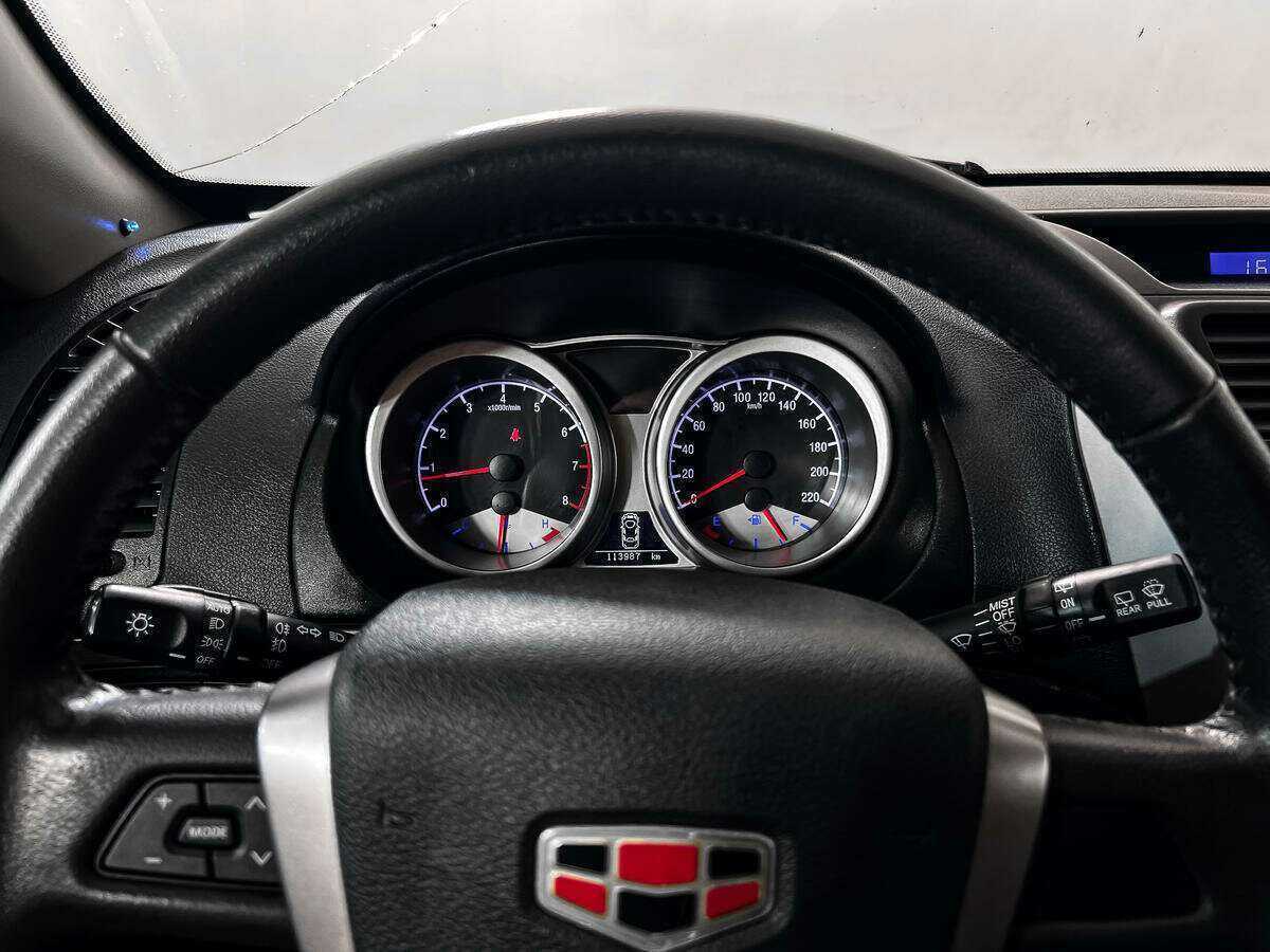 Б/У Джили Эмгранд Икс7 2015 года. Фото: #15