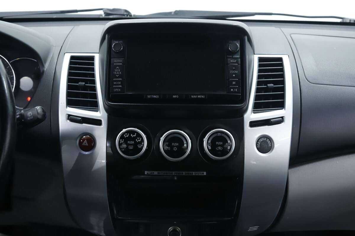 Б/У Митсубиши Паджеро Спорт 2015 года. Фото: #11