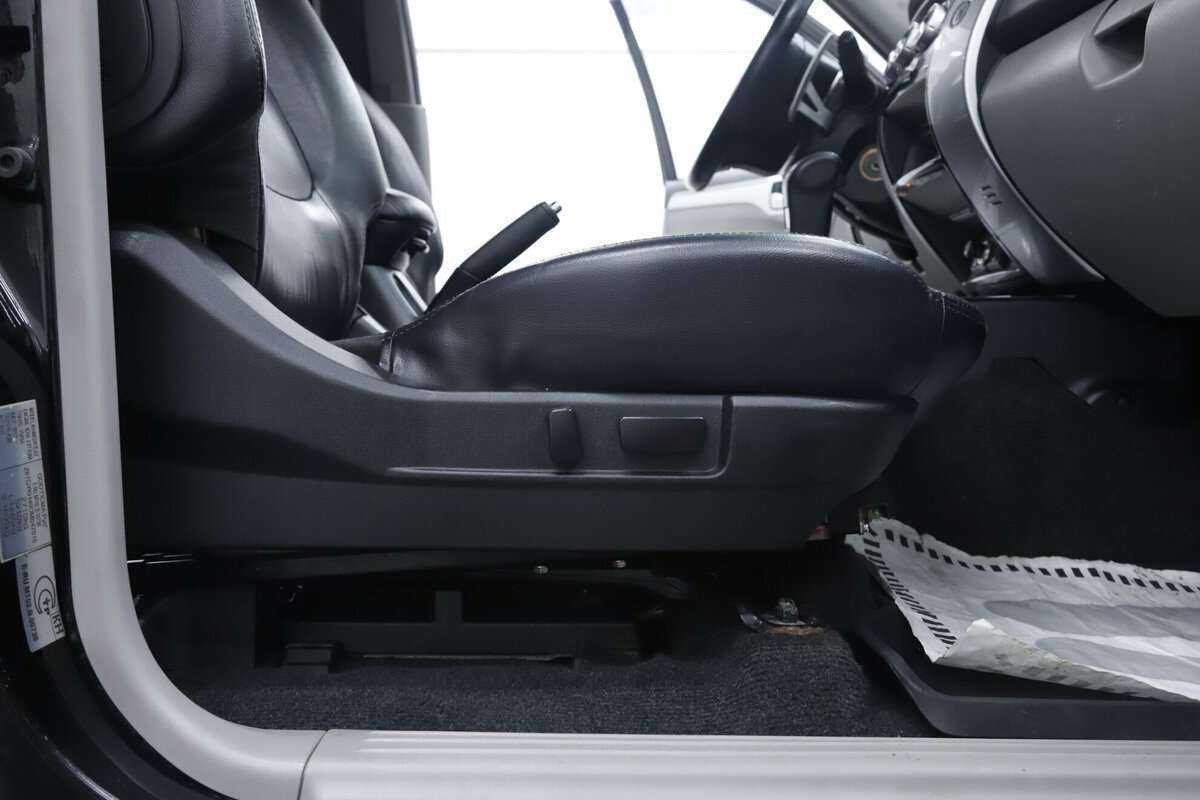 Б/У Митсубиши Паджеро Спорт 2015 года. Фото: #16