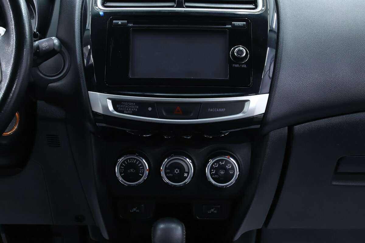 Б/У Митсубиши АС-Икс 2015 года. Фото: #11