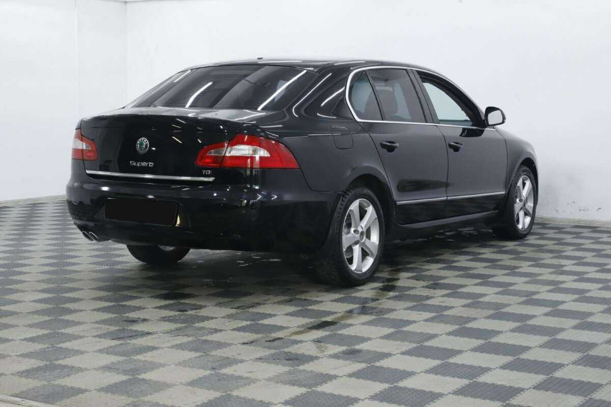 Б/У Шкода Суперб 2013 года. Фото: #2