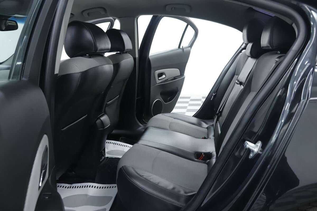 Б/У Шевроле Круз 2015 года. Фото: #17