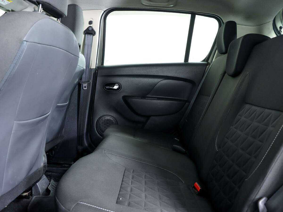 Б/У Рено Сандеро 2018 года. Фото: #10