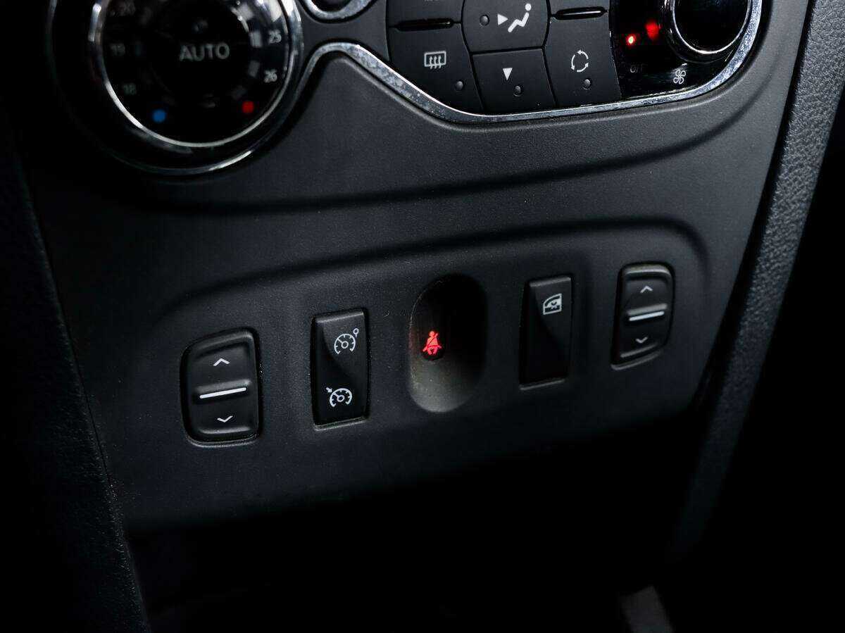 Б/У Рено Сандеро 2018 года. Фото: #12