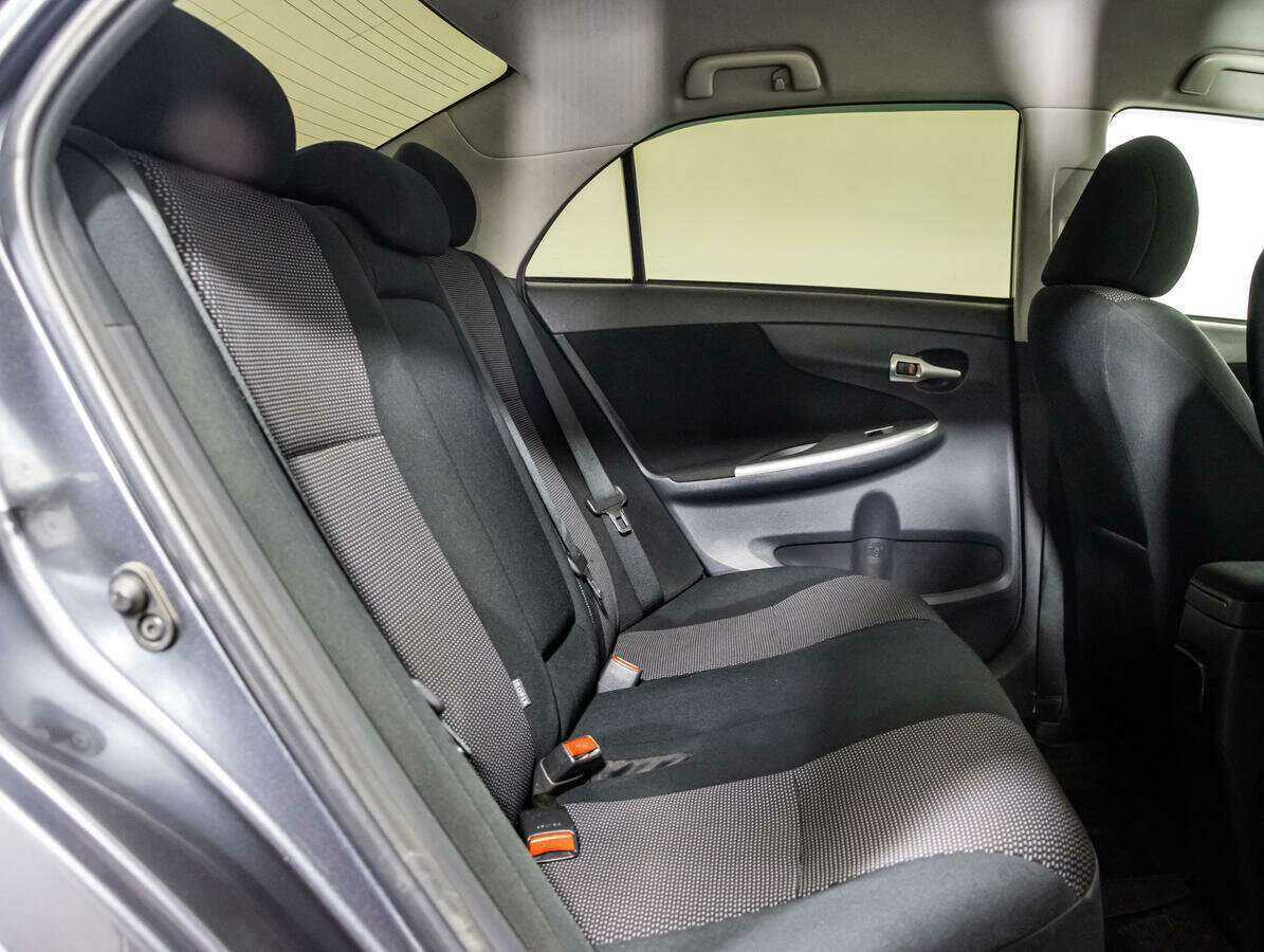 Б/У Тойота Королла 2012 года. Фото: #12