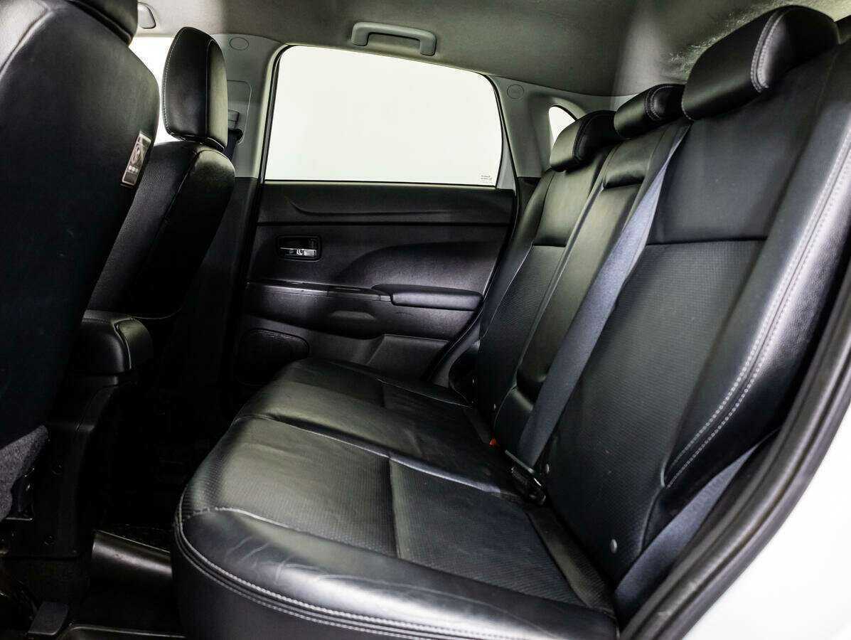 Б/У Митсубиши АС-Икс 2012 года. Фото: #9