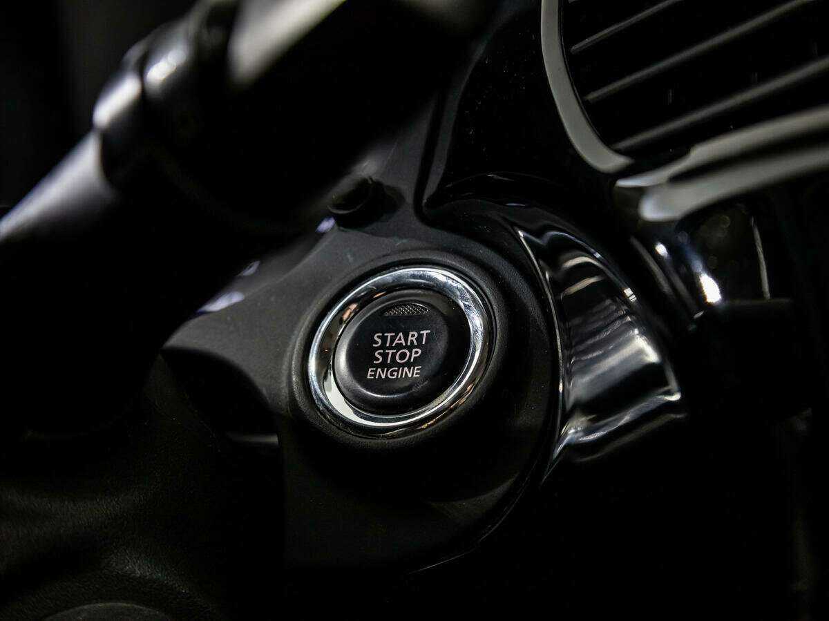 Б/У Митсубиши Оутлэндер 2016 года. Фото: #15