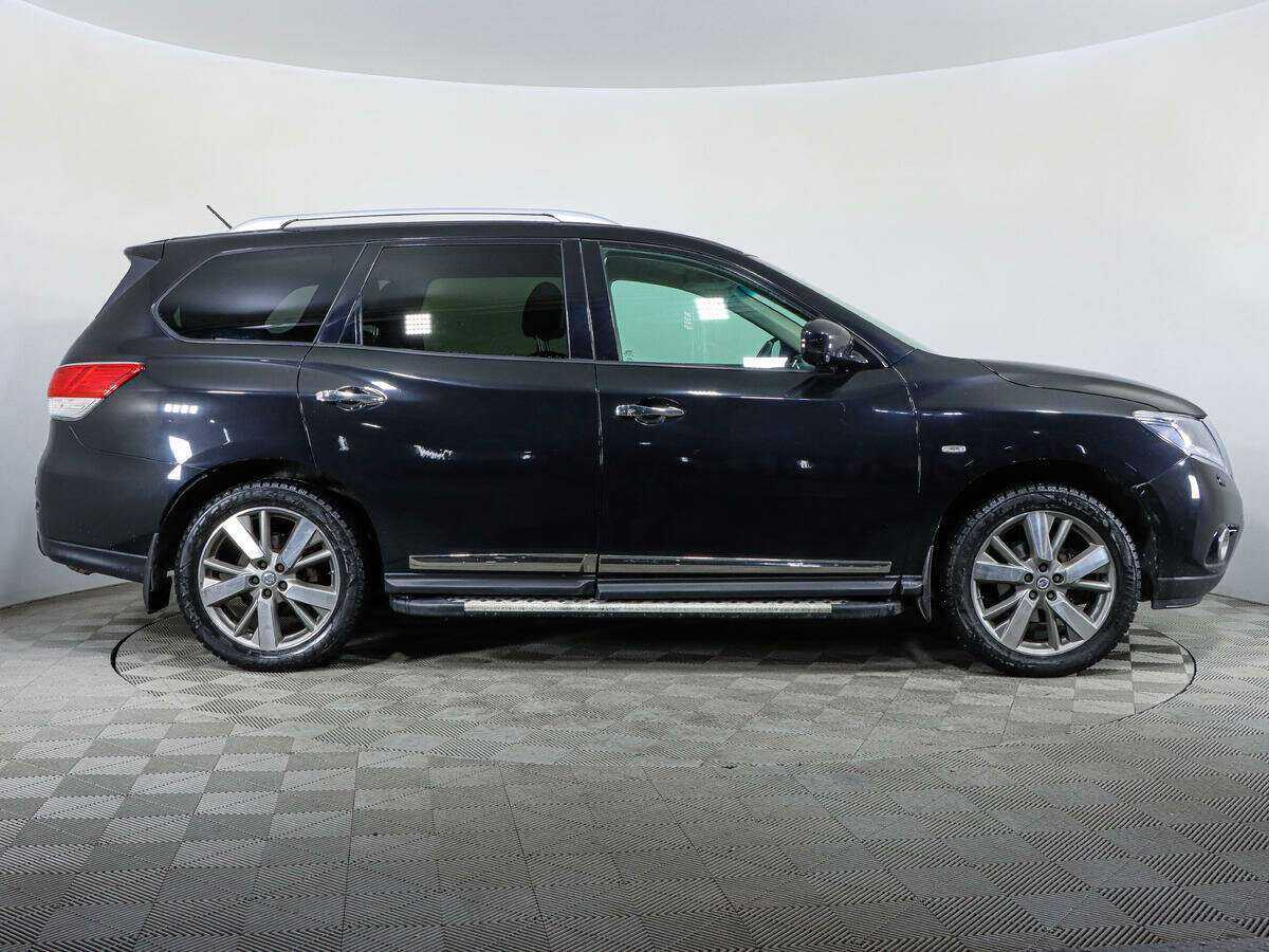 Б/У Ниссан Патфайндер 2015 года. Фото: #3