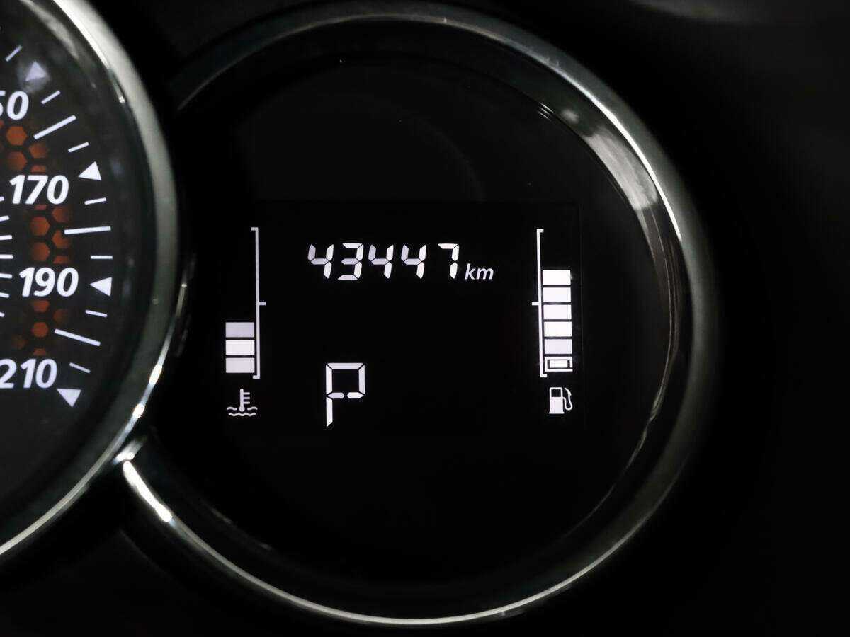 Б/У Рено Логан 2022 года. Фото: #13