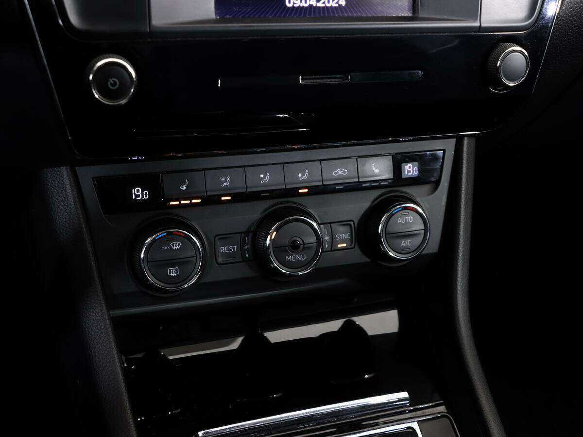 Б/У Шкода Суперб 2016 года. Фото: #11