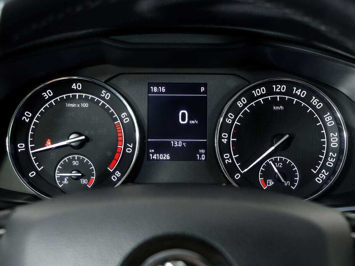 Б/У Шкода Суперб 2018 года. Фото: #12