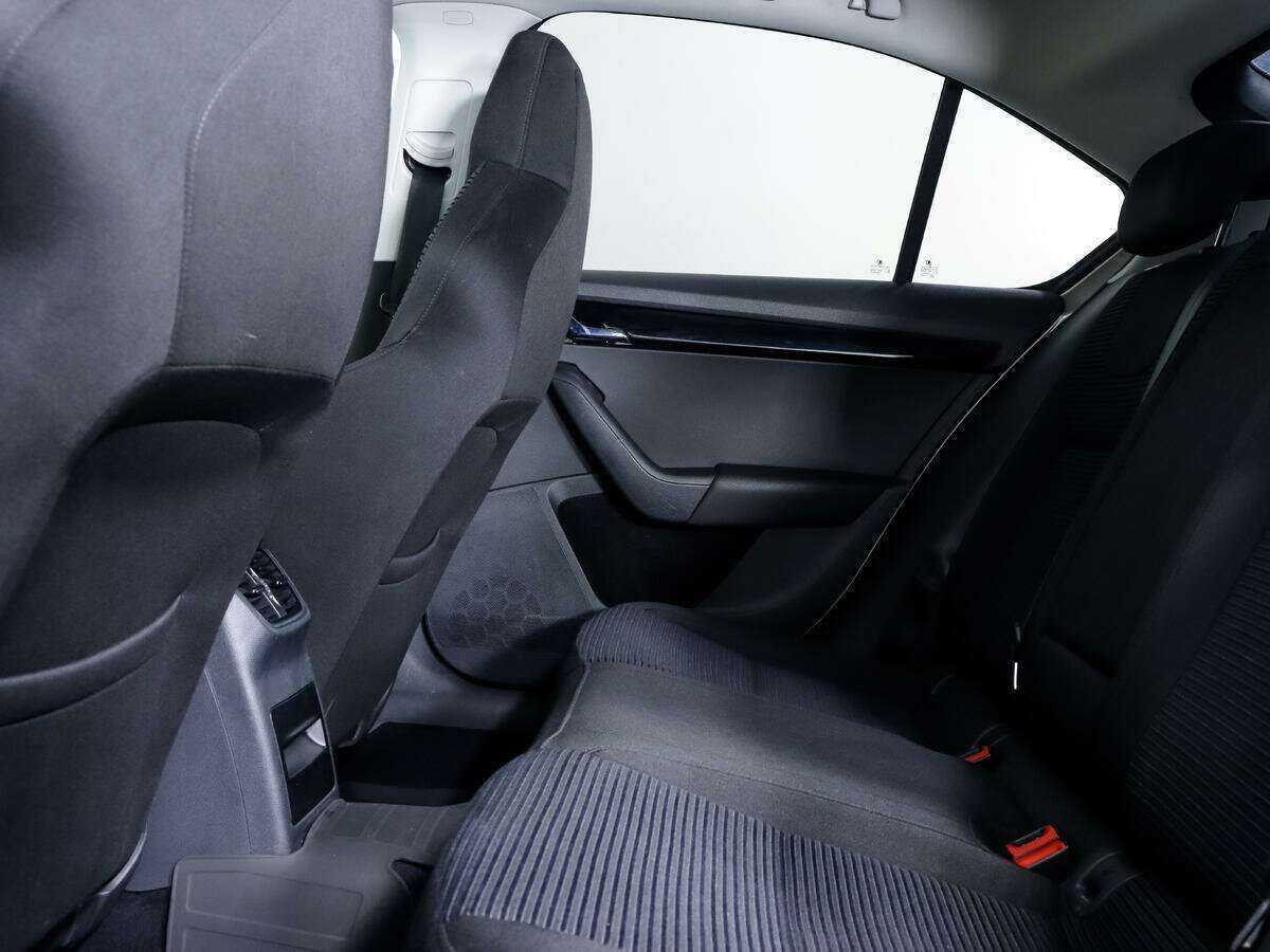 Б/У Шкода Октавия 2016 года. Фото: #8