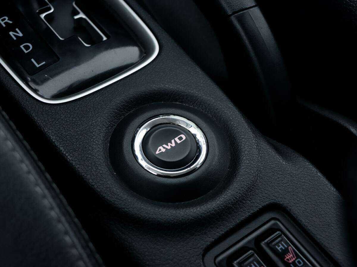 Б/У Митсубиши Оутлэндер 2016 года. Фото: #15