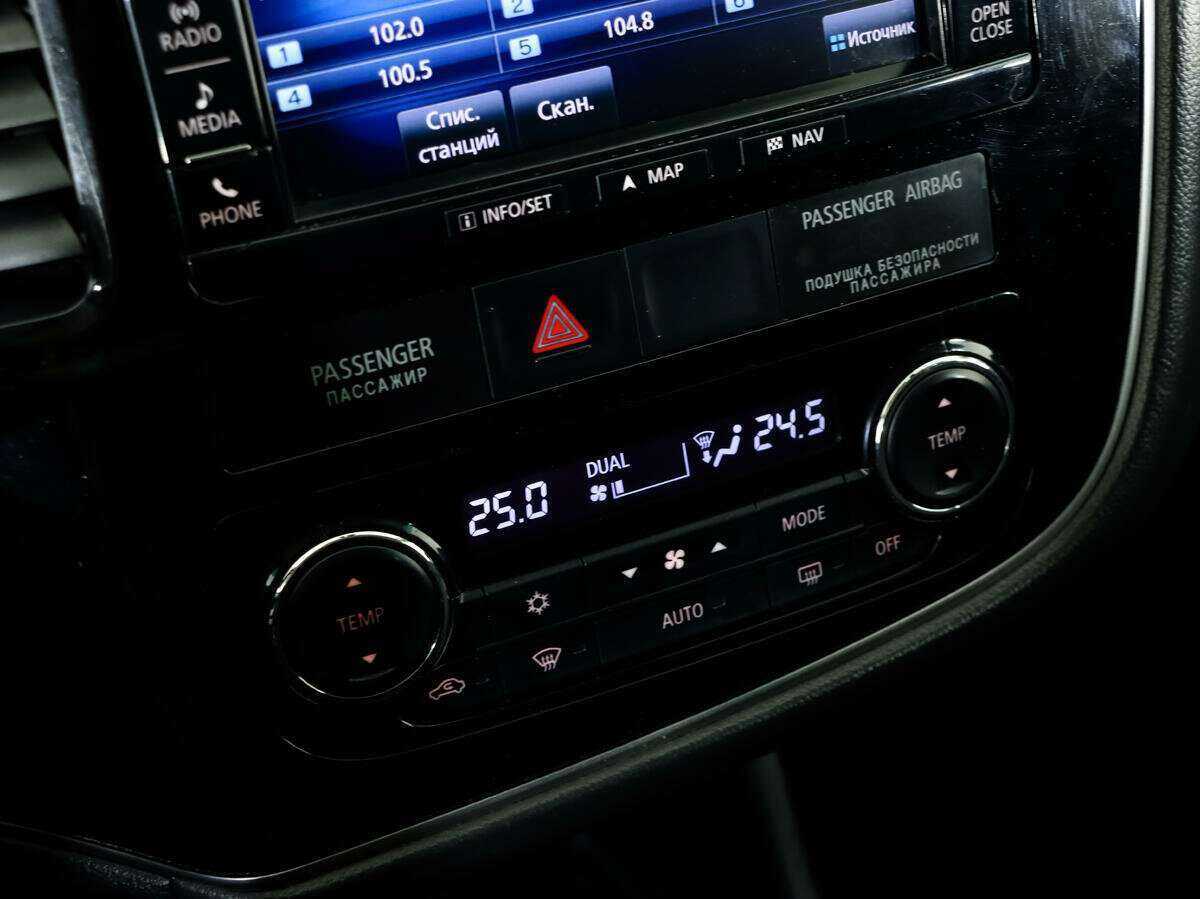 Б/У Митсубиши Оутлэндер 2016 года. Фото: #16