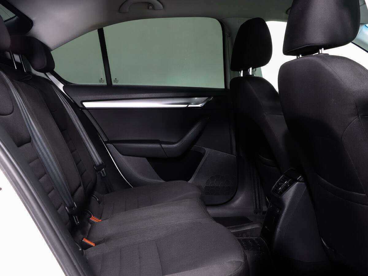 Б/У Шкода Октавия 2013 года. Фото: #11