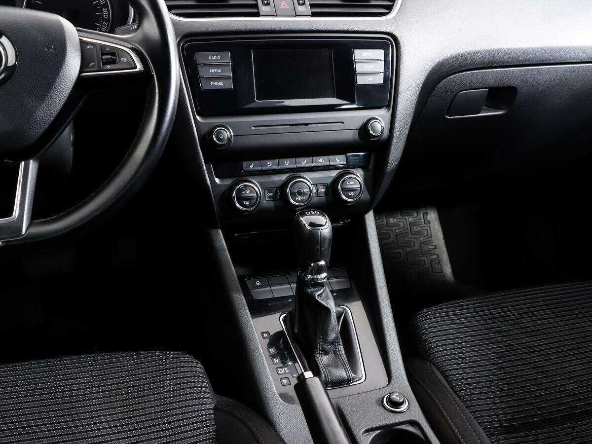 Б/У Шкода Октавия 2015 года. Фото: #8