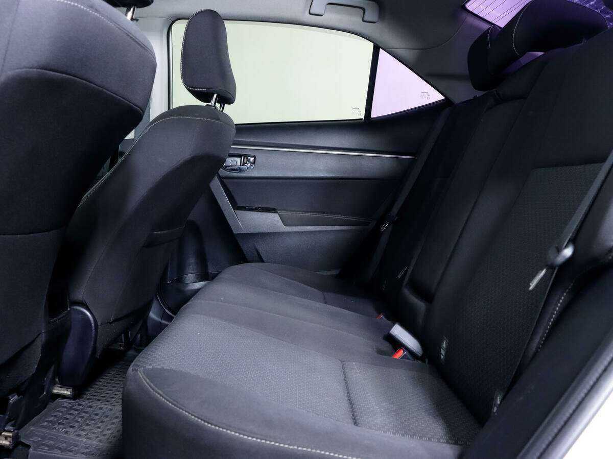 Б/У Тойота Королла 2014 года. Фото: #10