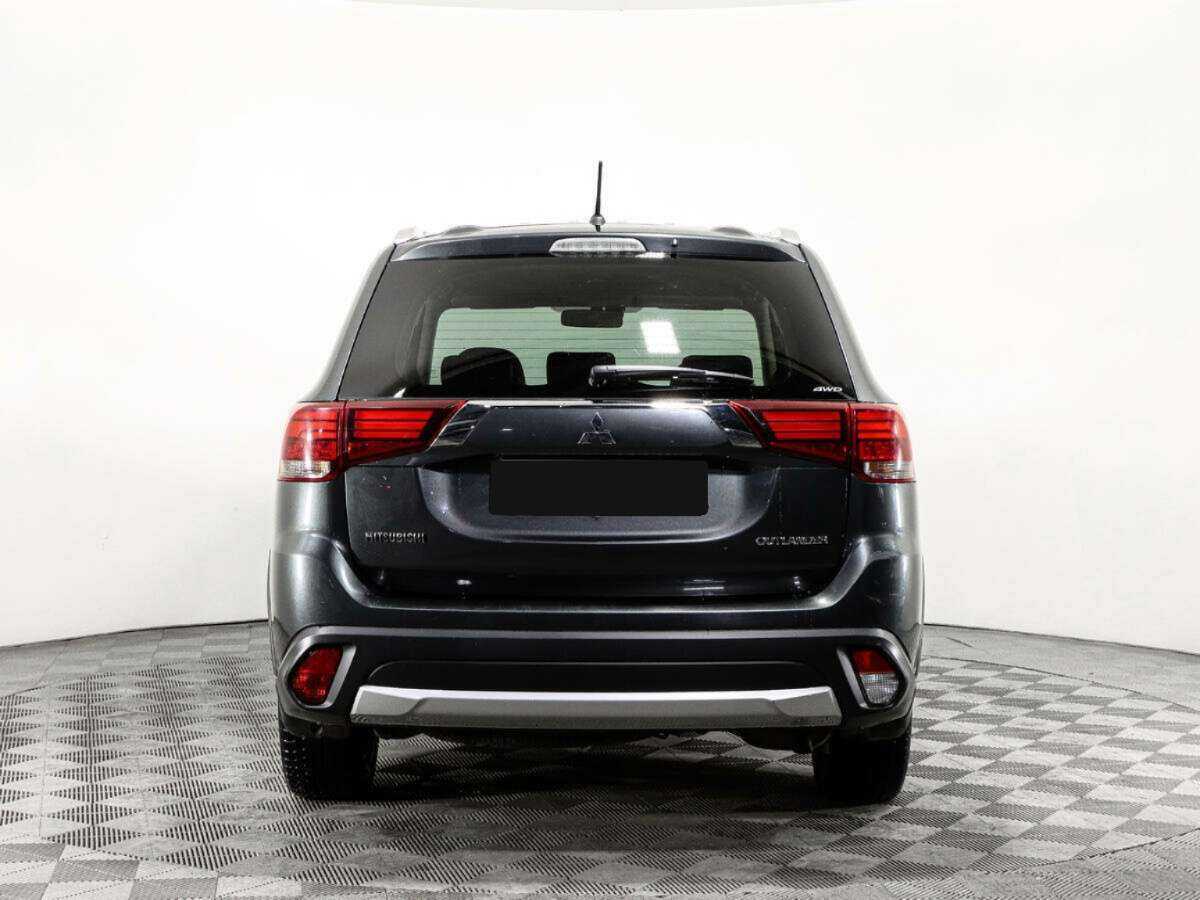 Б/У Митсубиши Оутлэндер 2016 года. Фото: #5