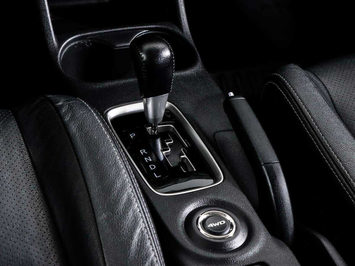 Б/У Митсубиши Оутлэндер 2016 года. Фото: #12