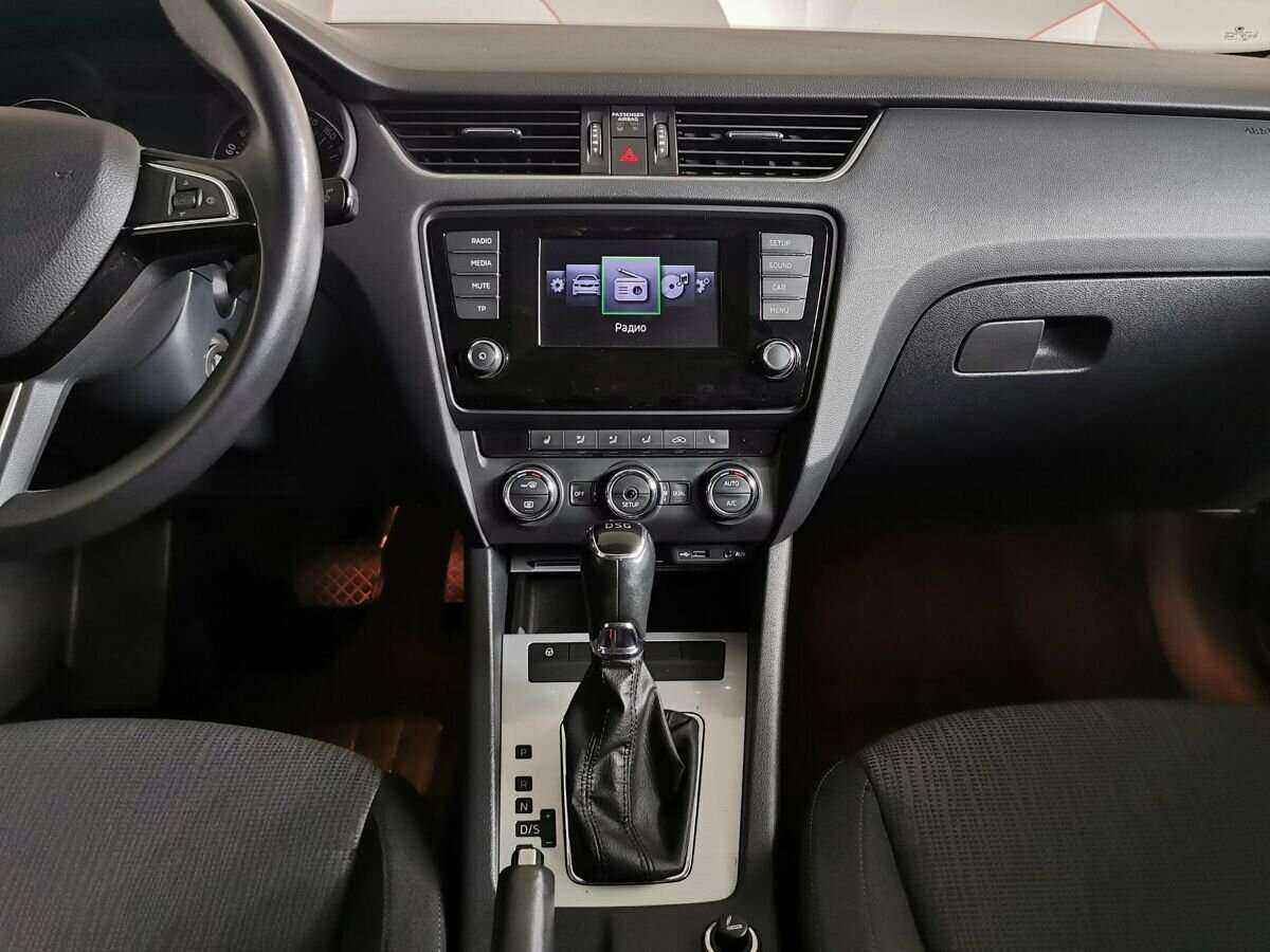 Б/У Шкода Октавия 2013 года. Фото: #14