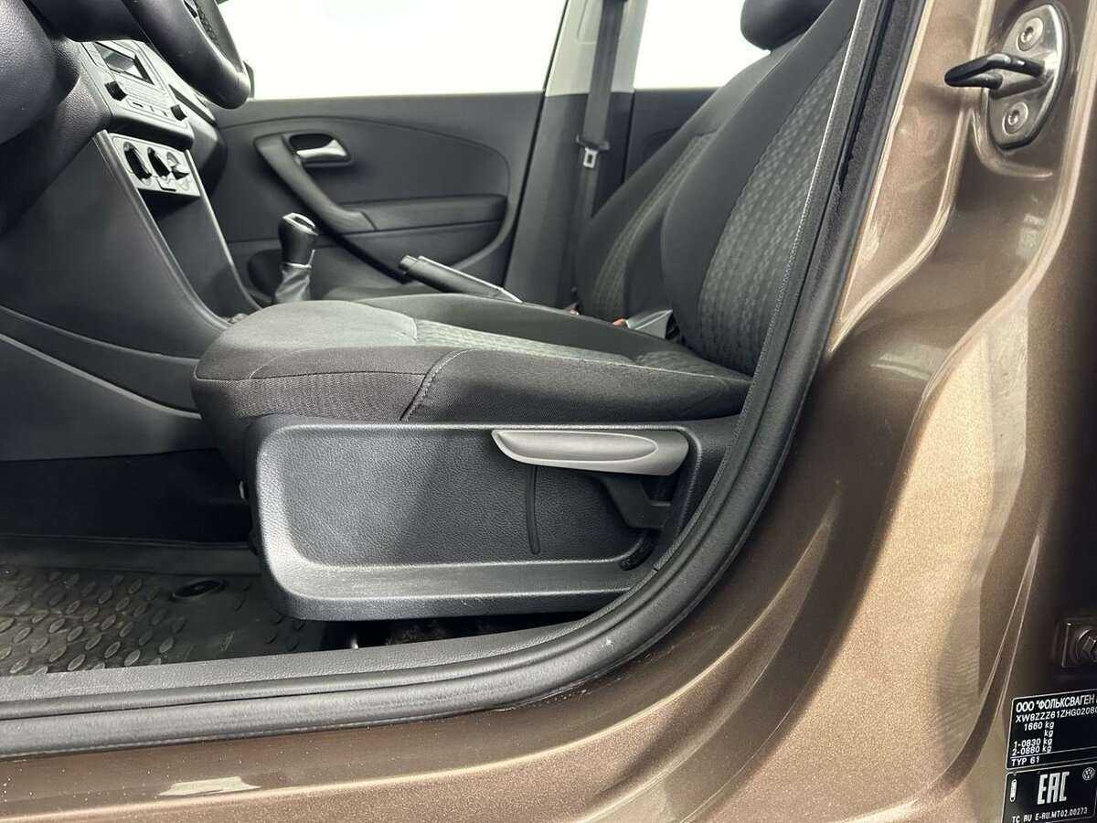 Б/У Фольксваген Поло 2016 года. Фото: #9