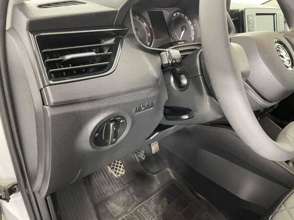 Б/У Шкода Рапид 2021 года. Фото: #8