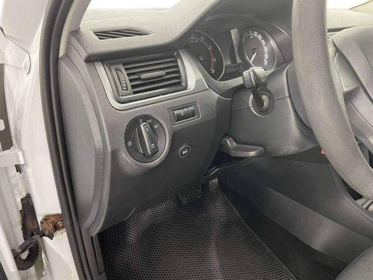 Б/У Шкода Рапид 2019 года. Фото: #8