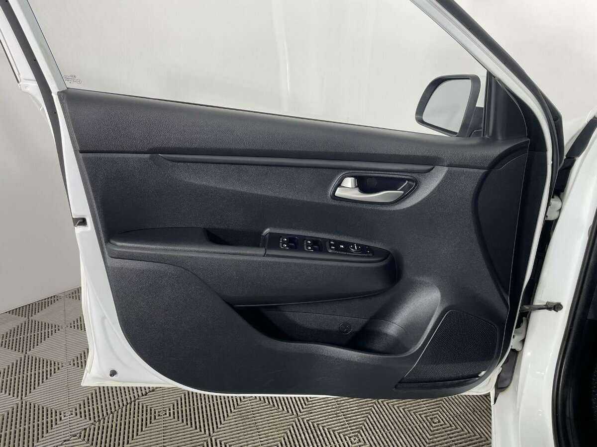 Б/У Киа Рио 2018 года. Фото: #7