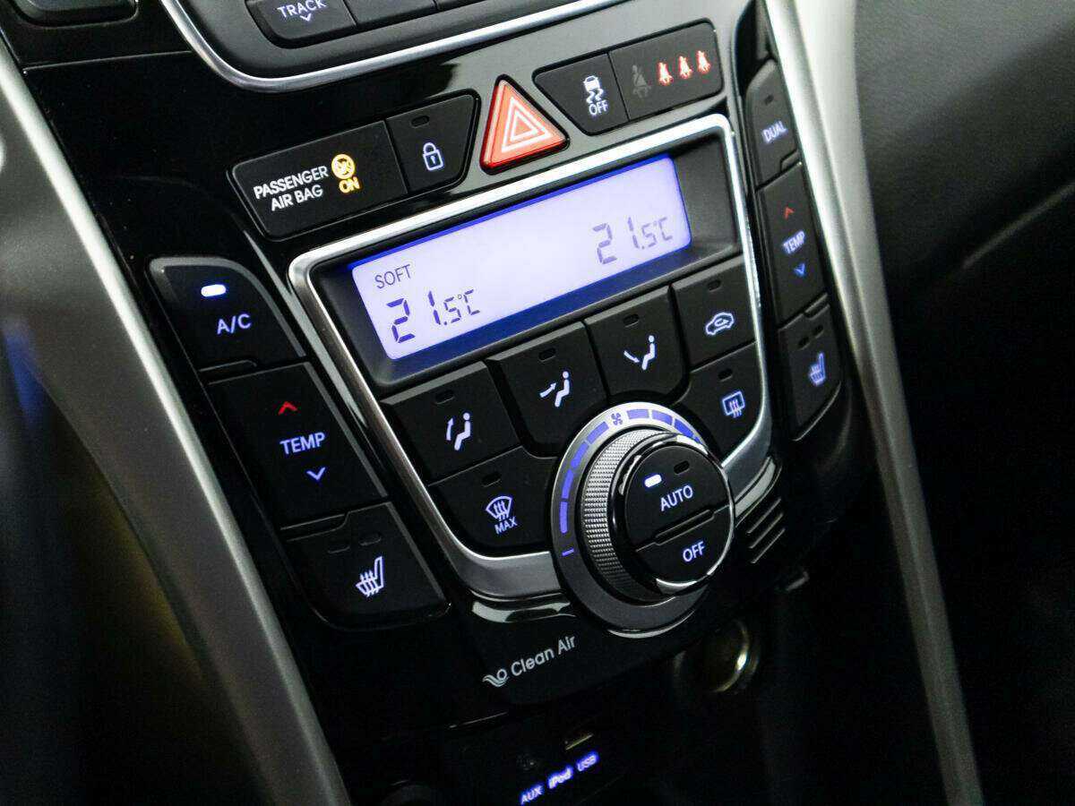 Б/У Хендай ай30 2013 года. Фото: #14