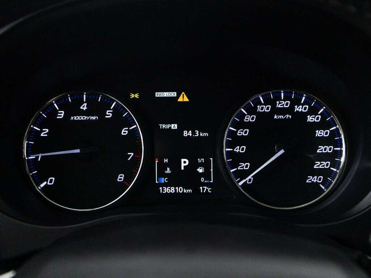 Б/У Митсубиши Оутлэндер 2015 года. Фото: #11